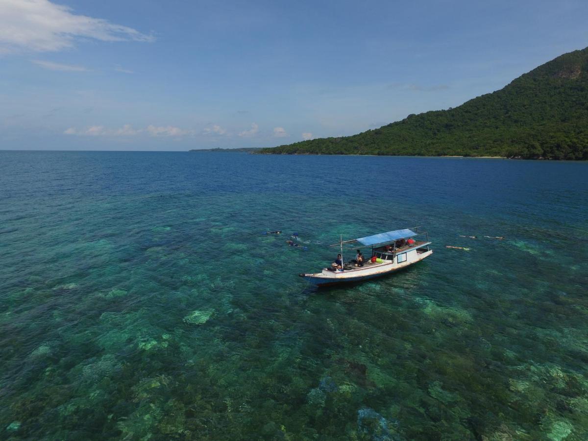 Ayu Hotel Karimunjawa Eksteriør bilde