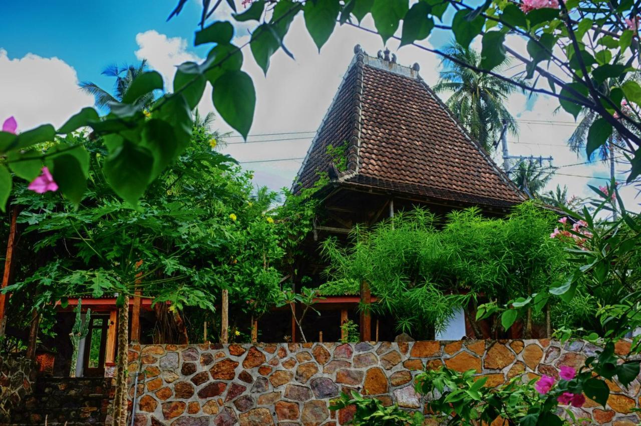 Ayu Hotel Karimunjawa Eksteriør bilde